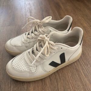 Veja V-10 Sneakers
